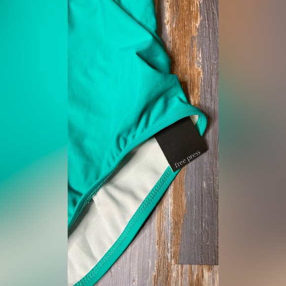 NWT FREE PRESS ONE PIECE SWIMSUIT SIZE X-LARGE - Picture 3 of 4